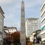 Der Obelisk ist ein für die documenta 14 entworfenes Denkmal des nigerianisch-amerikanischen Künstlers Olu Oguibe. Im Juni 2017 wurde es am Kasseler Königsplatz aufgestellt; seit April 2019 steht der Obelisk in der Treppenstraße.