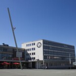 Man walking to the sky ist eine Skulptur des US-amerikanischen Künstlers Jonathan Borofsky. Die Figur steht auf dem Vorplatz des Kulturbahnhofs Kassel. Der „Himmelsstürmer“, wie die Skulptur von den Kasseler Bürgern genannt wird, wurde von Borofsky für die documenta IX 1992 entworfen. Man Walking to the Sky (Himmelsstürmer)